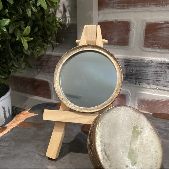 🔵 Vintage - Ornate Silver Plated - Mirrored Lid Trinket Box - Est. 70 years old - Picture 8 of 15